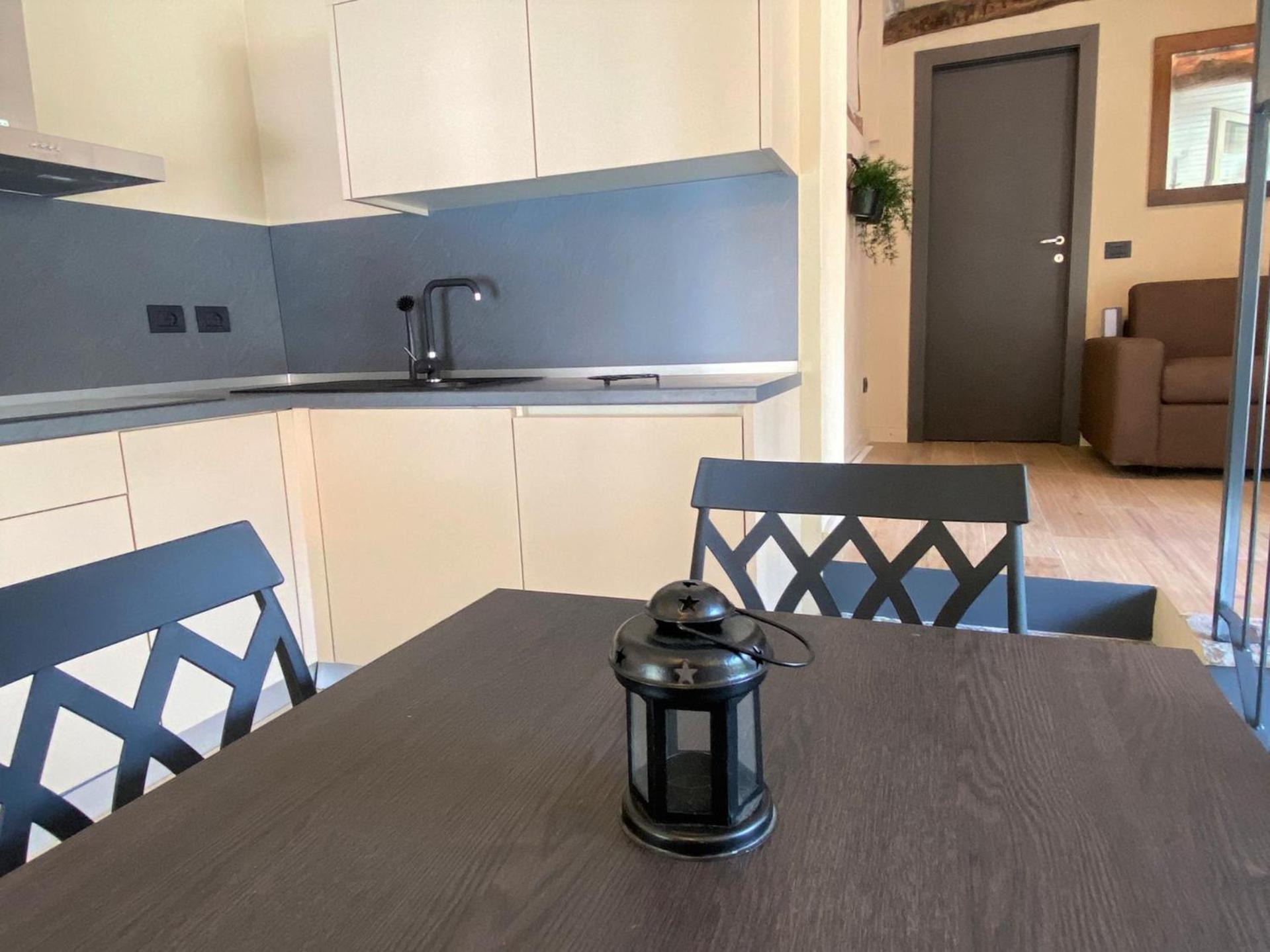 Argegno'S River - Central Apartment Lake View Номер фото