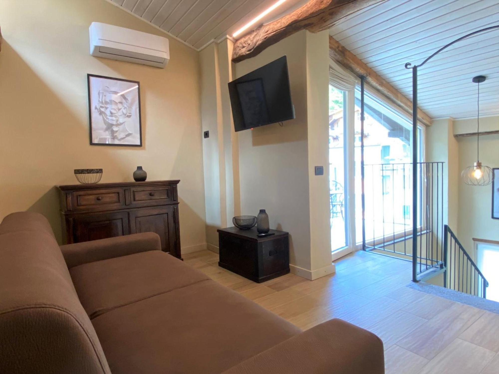 Argegno'S River - Central Apartment Lake View Номер фото